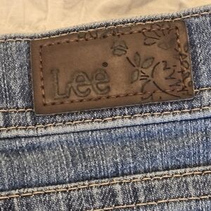 Lee Classic Fit Straight Leg Women’s Jeans – No Size Tag (Approx. 16)